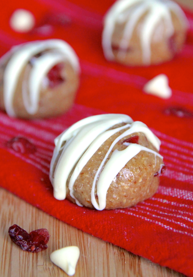 No Bake Holiday Cookie Energy Bites