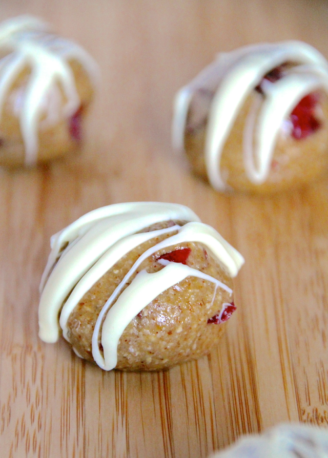 No Bake Holiday Cookie Energy Bites