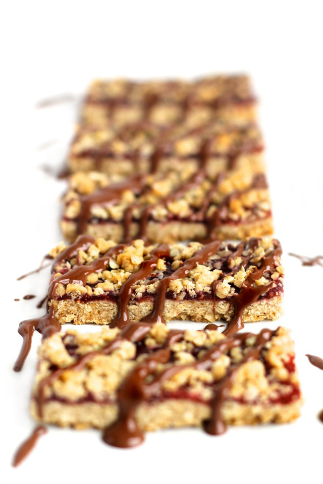 Chocolate Covered Raspberry Oat Bars || runningwithspoons.com