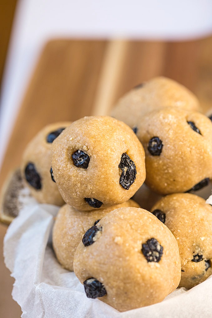 blueberry-muffin-energy-balls