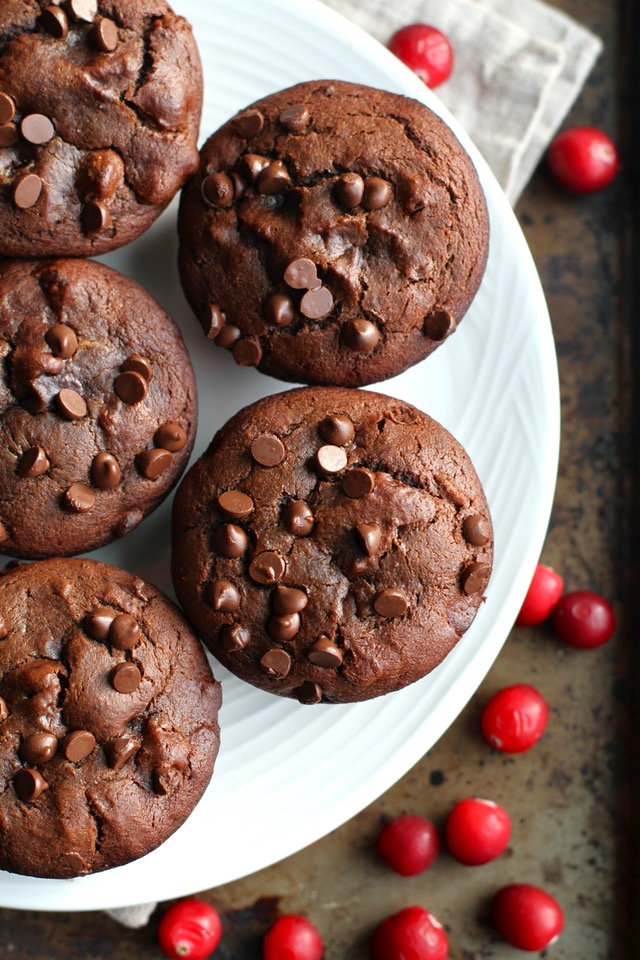 Flourless Double Chocolate Orange Cranberry Muffins -- gluten-free, grain-free, oil-free, dairy-free, refined sugar-free, but so soft and flavourful that you'd never be able to tell they're healthy! || runningwithspoons.com #chocolate #muffins #healthy #Christmas #recipe