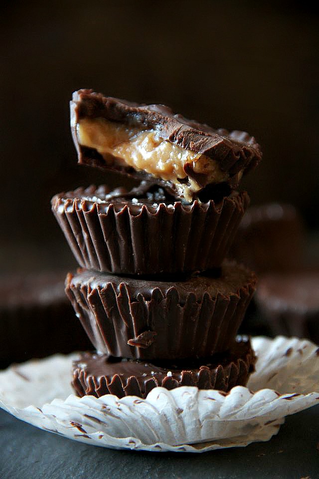 You'll go bananas for these sweet and salty Chunky Monkey Cups! Just 5 simple ingredients for one ridiculously delicious chocolate treat! | runningwithspoons.com #vegan #healthy #dessert