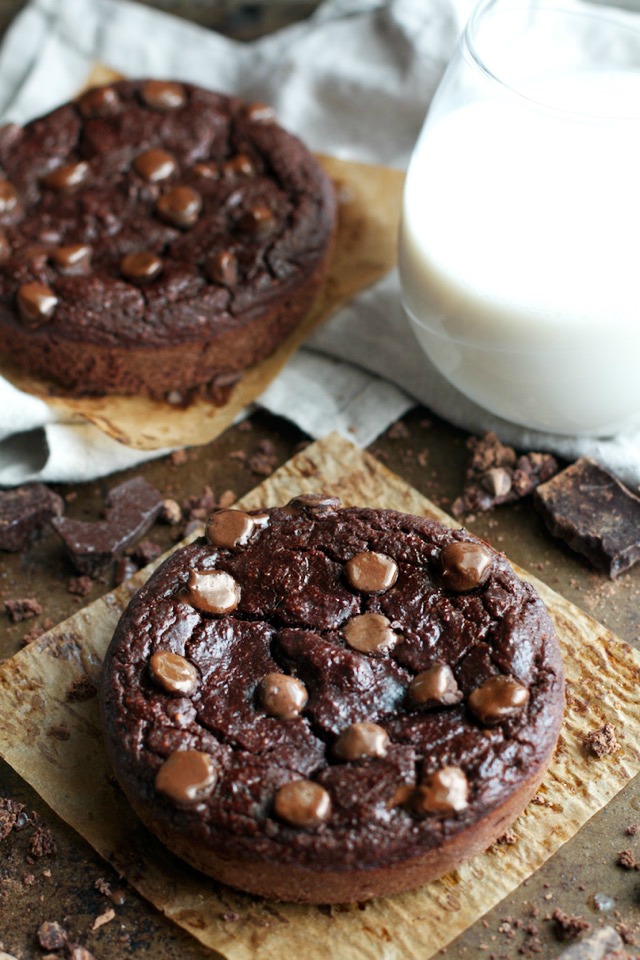 Ooey, gooey, soft, and chewy! These Deep Dish Double Chocolate Breakfast Cookies are the epitome of dessert for breakfast. Chocolatey and decadent, but made with healthy and wholesome ingredients | runningwithspoons.com #vegan #glutenfree #recipe