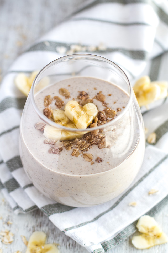 Banana Oat Breakfast Smoothie - 20g of whole food protein in a deliciously creamy smoothie that's guaranteed to keep you satisfied all morning! | runningwithspoons.com #recipe #healthy