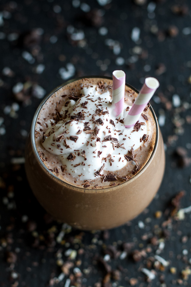 Frozen Hot Chocolate Breakfast Smoothie -- cool, creamy, and sure to keep you satisfied for hours! This delicious vegan smoothie is nutritious enough to enjoy for breakfast and decadent enough to crave for dessert | runningwithspoons.com #recipe #healthy