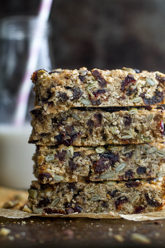 These chewy Trail Mix Protein Granola Bars make a super healthy, filling, and portable snack! You can even customize them with your favourite trail mix ingredients {gluten free, vegan, dairy free}  | runningwithspoons.com