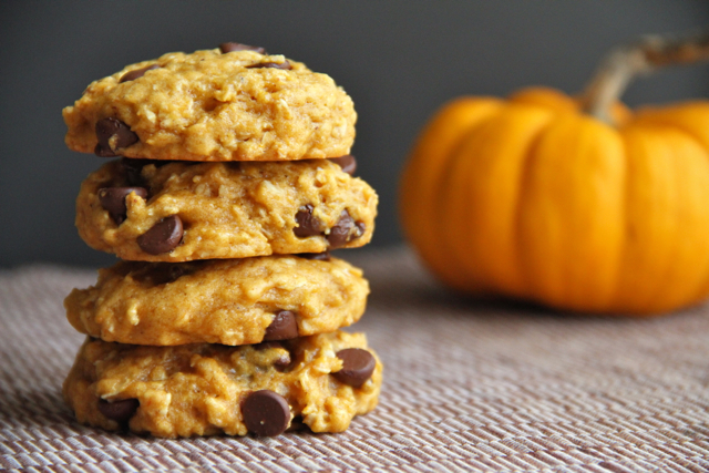 Vegan Chocolate Chip Pumpkin Oatmeal Cookies