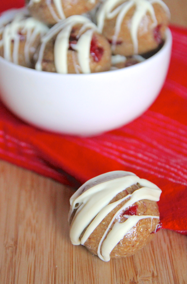 No Bake Holiday Cookie Energy Bites