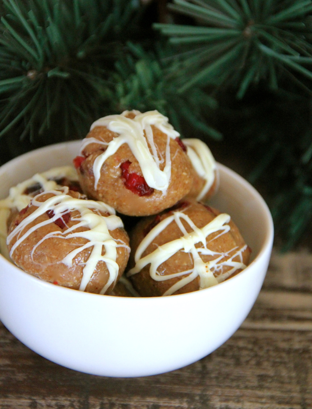 No Bake Holiday Cookie Energy Bites