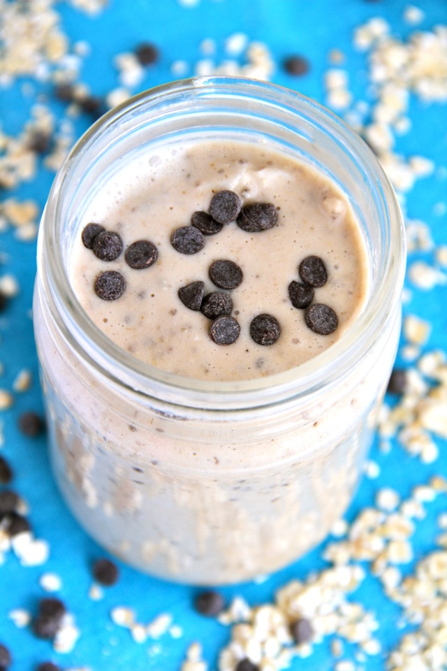 Oatmeal Cookie Dough Smoothie -- A thick and creamy smoothie that's reminiscent of a comforting oatmeal cookie. Recipe at runningwithspoons.com || #smoothie #vegan #healthy