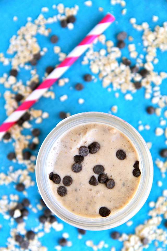 Oatmeal Cookie Dough Smoothie -- A thick and creamy smoothie that's reminiscent of a comforting oatmeal cookie. Recipe at runningwithspoons.com || #smoothie #vegan #healthy