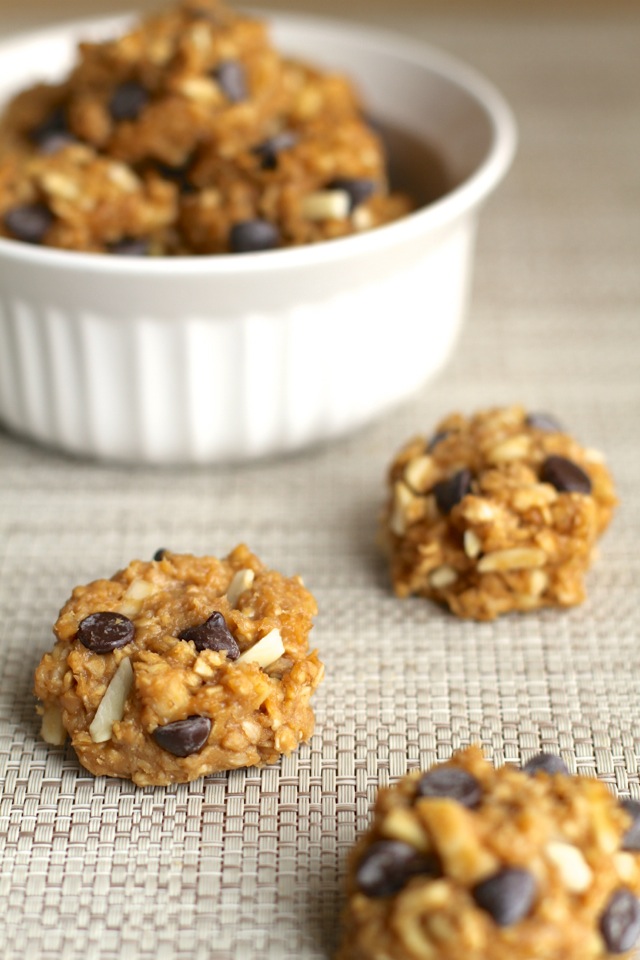 Chunky Monkey Snack Bites || runningwithspoons.com