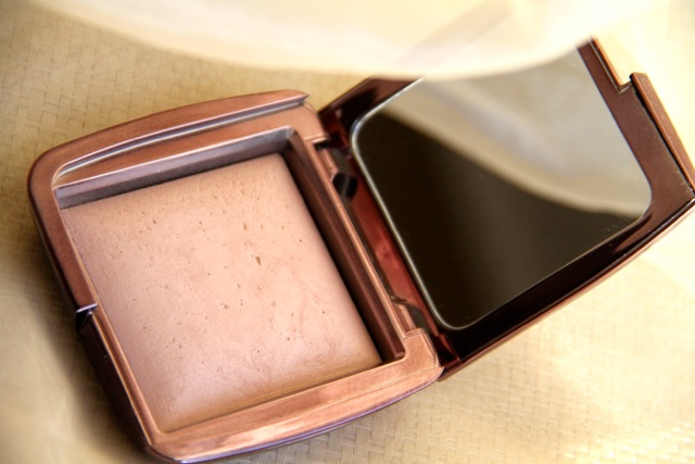 Hourglass Ambient Lighting Powder