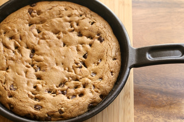 Chocolate Chip Skillet Cookie || runningwithspoons.com