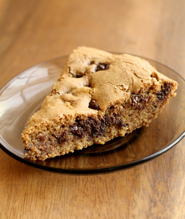 Soft and Chewy Chocolate Chip Skillet Cookie || runningwithspoons.com