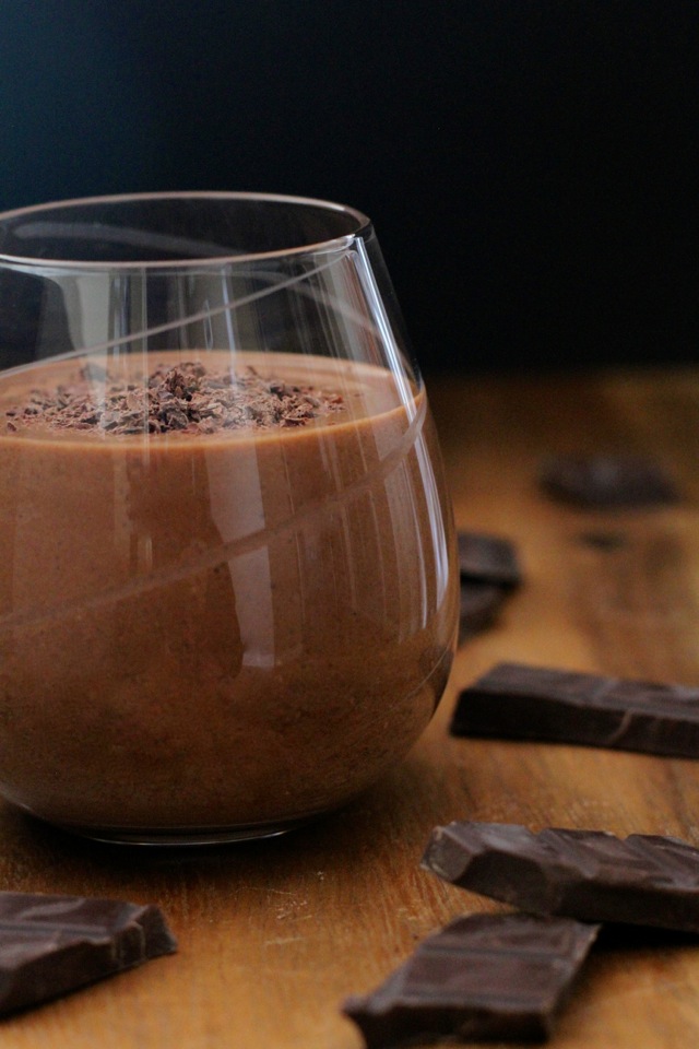 Chocolate Mousse Smoothie -- thick, creamy, and loaded with chocolate flavour. So decadent, you'd never believe it's healthy! || runningwithspoons.com