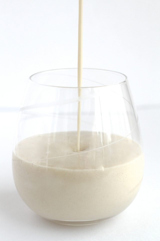 Creamy Vanilla Cake Batter Smoothie || runningwithspoons.com