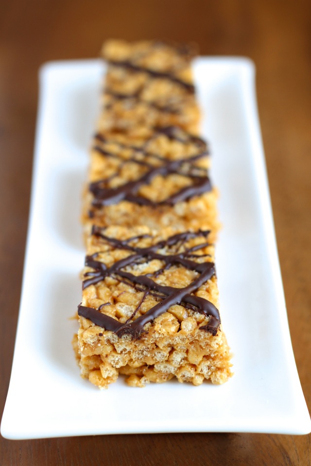 Healthy Rice Krispie Treats - this childhood favourite is made with NO marshmallows or butter, but tastes just as delicious as the original | runningwithspoons.com #glutenfree #vegan #snack #recipe