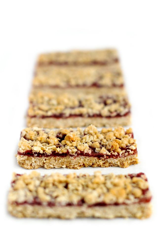 Chocolate Covered Raspberry Oat Bars || runningwithspoons.com