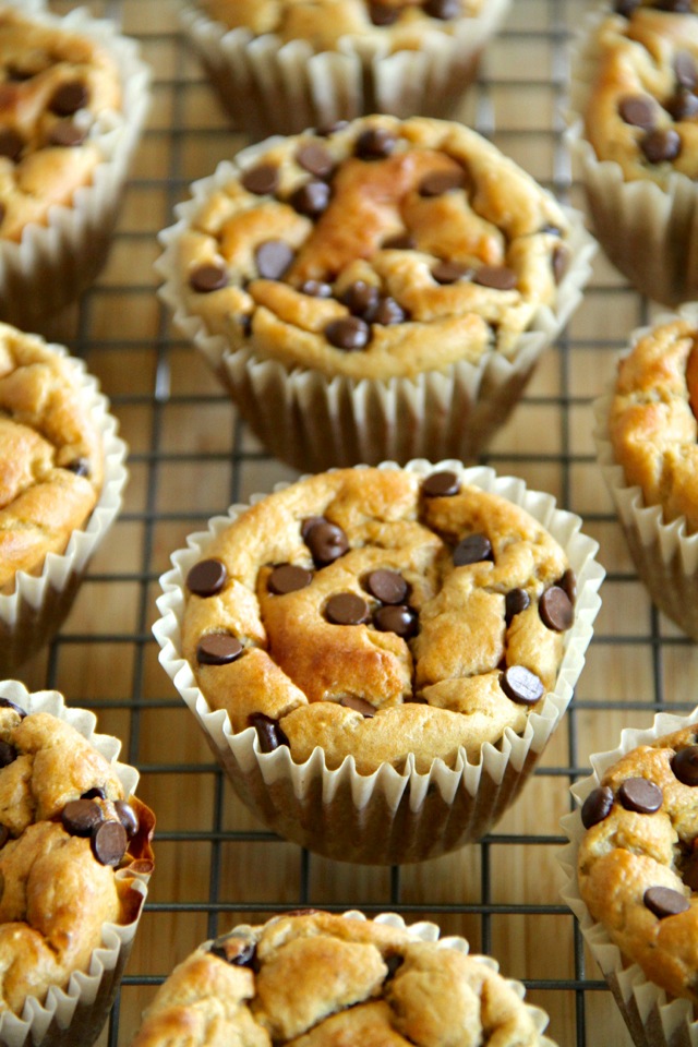 Banana Oat Greek Yogurt Muffins -- no flour, no oil, and 100% ridiculously delicious! || runningwithspoons.com