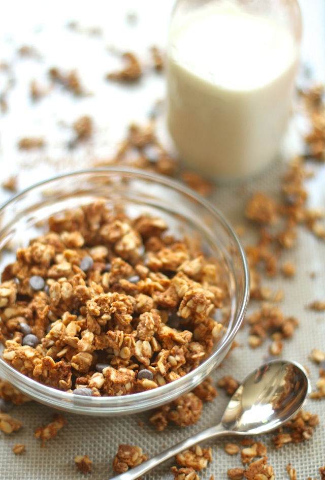 Vanilla Almond Butter Protein Granola || runningwithspoons.com #breakfast #protein #glutenfree #granola