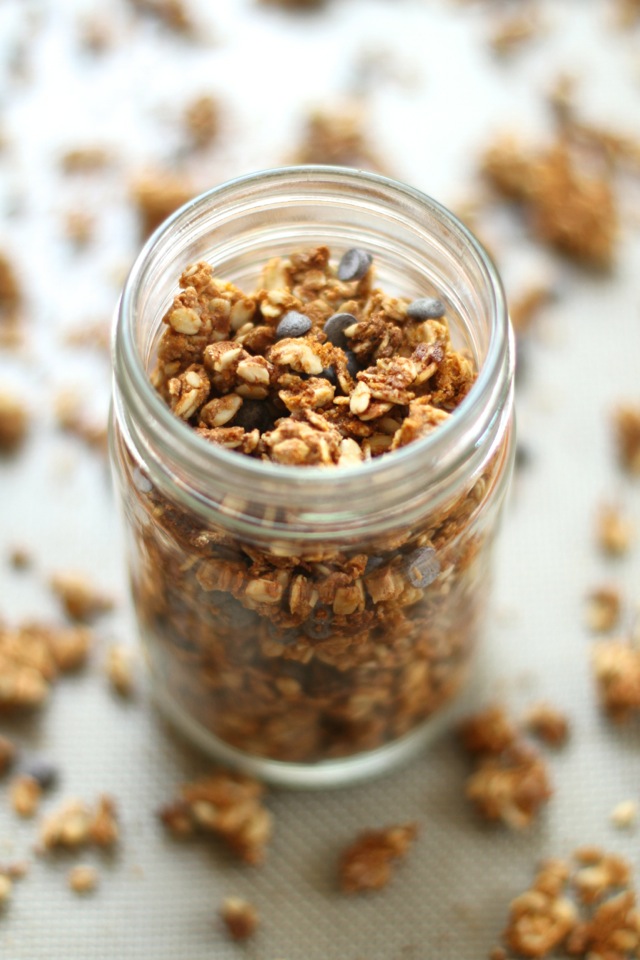 Vanilla Almond Butter Protein Granola || runningwithspoons.com #breakfast #protein #glutenfree #granola