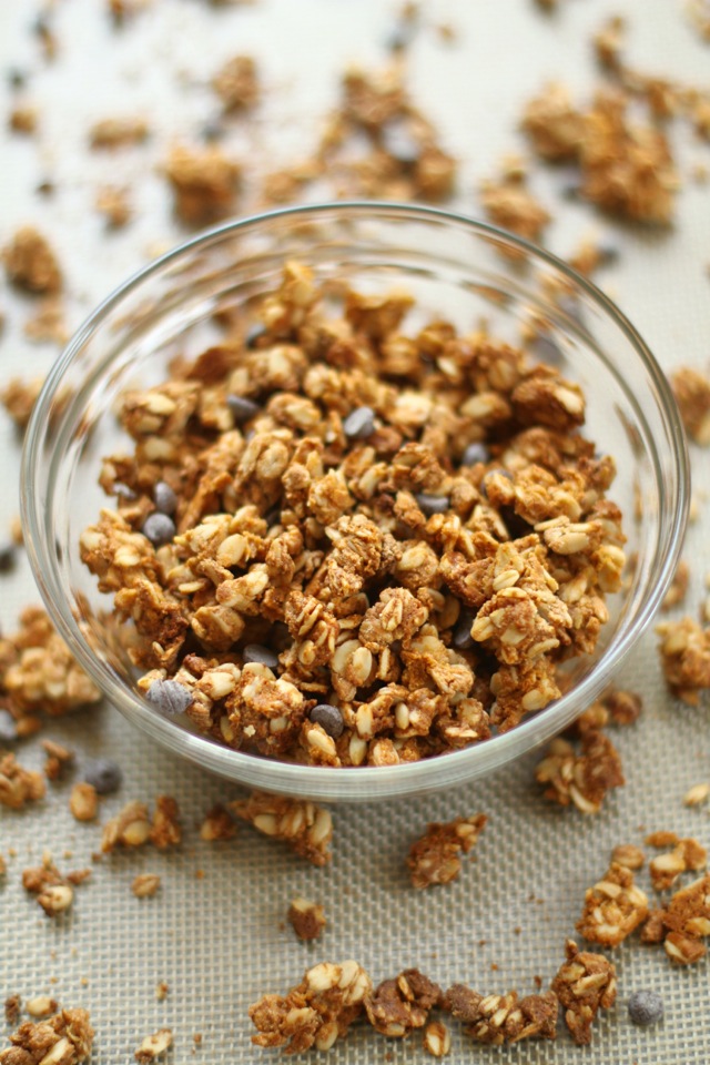 Vanilla Almond Butter Protein Granola || runningwithspoons.com #breakfast #protein #glutenfree #granola