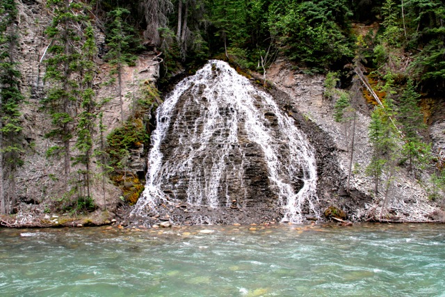 Maligne Canyon8