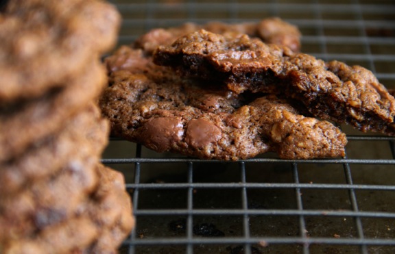 Double Chocolate Chip Oatmeal Cookies -- soft, chewy, and LOADED with chocolate flavour. The perfect treat for any chocolate lover! || runningwithspoons.com #chocolate #oatmeal #cookies