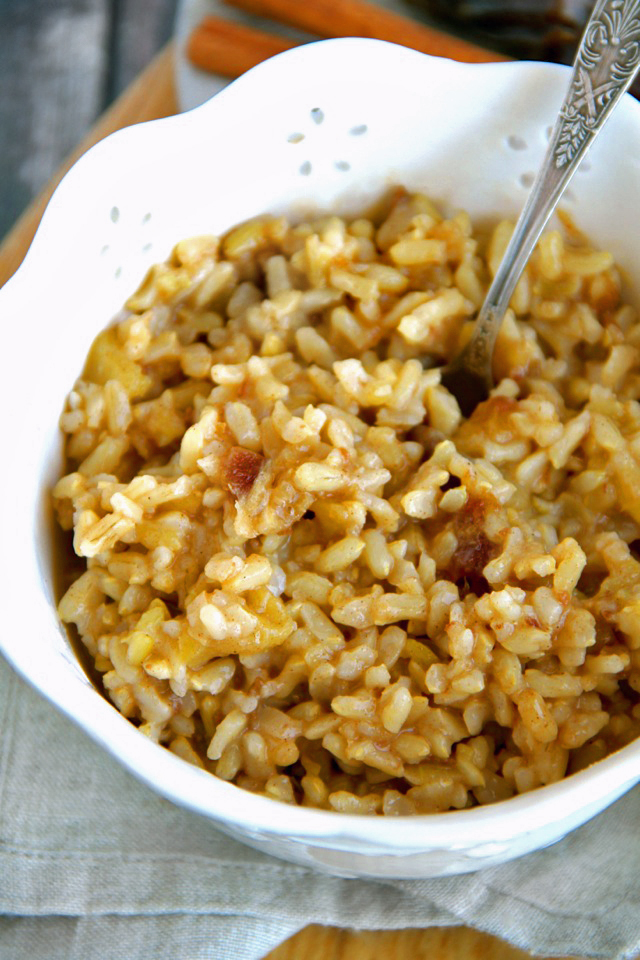 Sweet Brown Rice Breakfast Bowl -- an INCREDIBLE combination of textures and flavours in one hearty and nutritious breakfast! || runningwithspoons.com #glutenfree #vegan