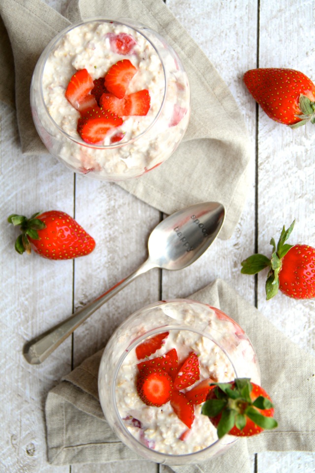 Strawberry Coconut Overnight Oat Parfait -- a healthy and delicious way to start your day! || runningwithspoons.com #glutenfree #vegan