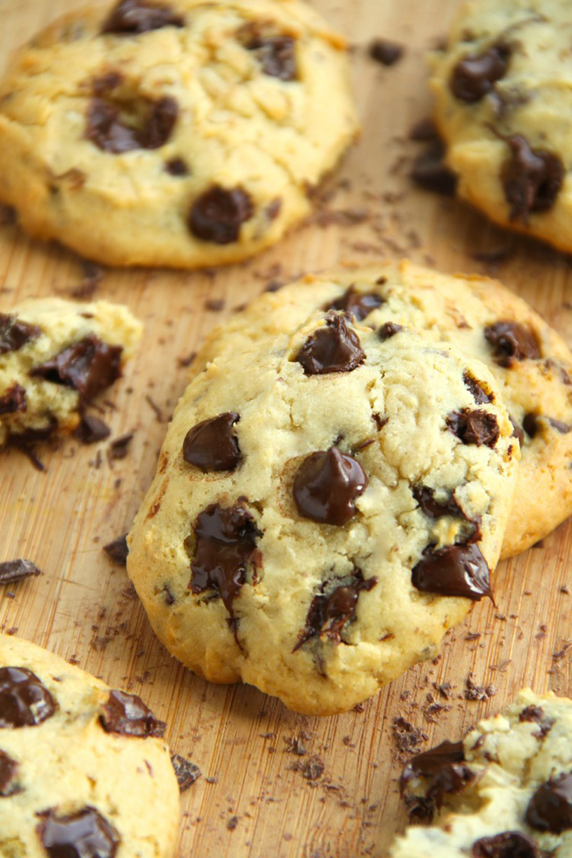Chocolate Chip Cheesecake Cookies || runningwithspoons.com