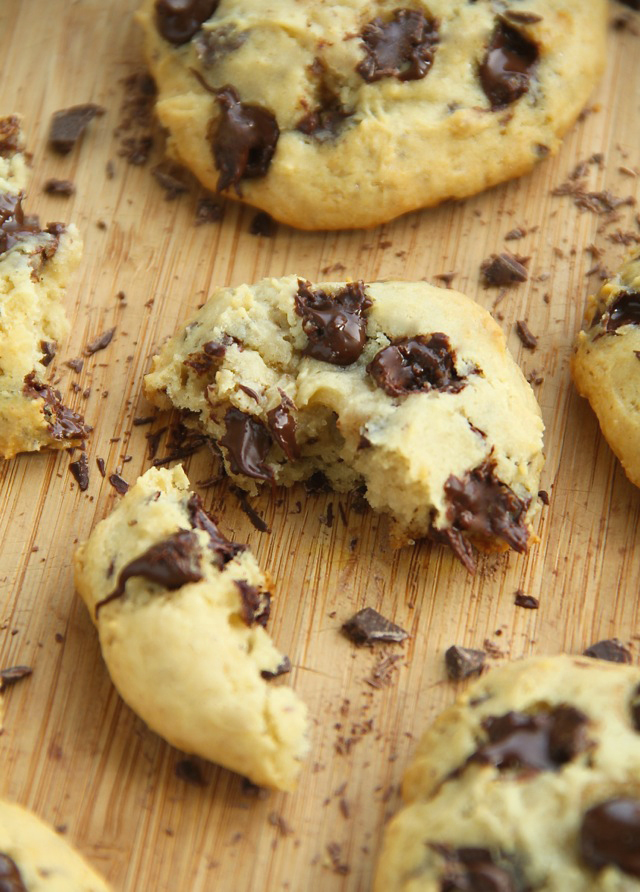Chocolate Chip Cheesecake Cookies || runningwithspoons.com