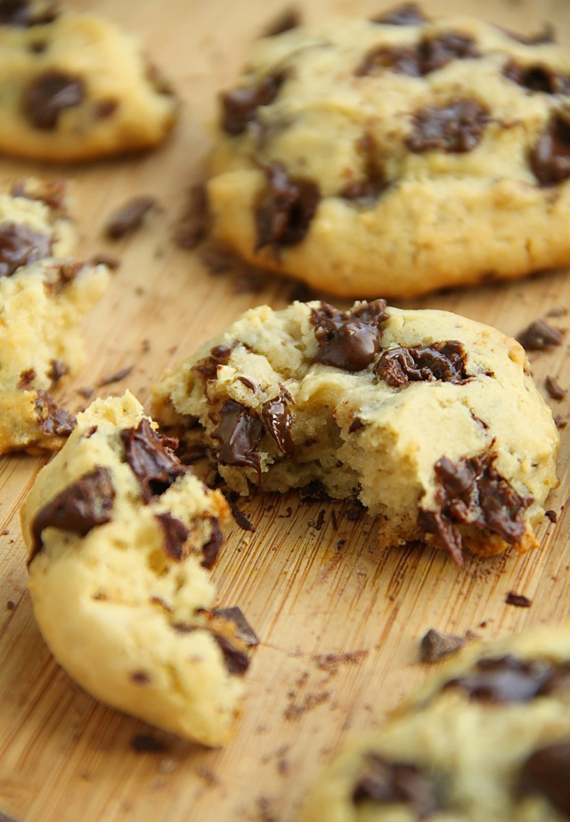 Chocolate Chip Cheesecake Cookies || runningwithspoons.com