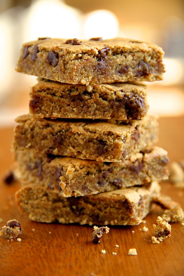 Chocolate Chip Cookie Dough Bars -- these soft and chewy vegan cookie dough bars are naturally sweetened with dates and maple syrup! Healthy and delicious, they're a great way to satisfy those cookie cravings! || runningwithspoons.com