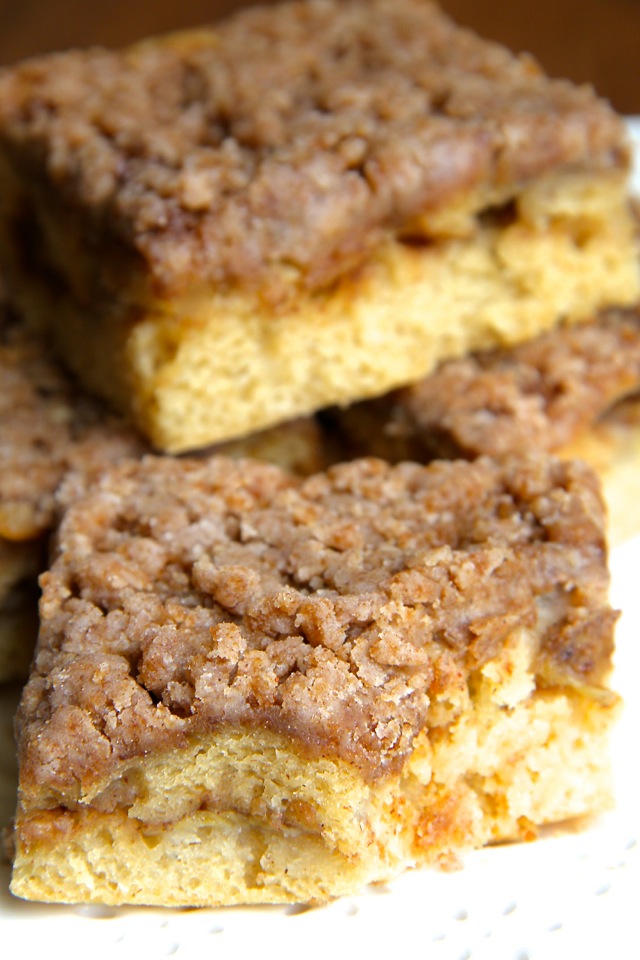 Cinnamon Sugar Banana Coffee Cake -- bananas and Greek yogurt help lighten up this DELICIOUS coffee cake that's healthy enough to enjoy for breakfast! || runningwithspoons.com