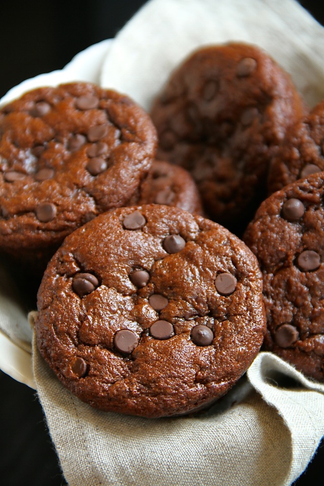 Flourless Chocolate Zucchini Muffins -- gluten-free, grain-free, oil-free, dairy-free, refined sugar-free, but so soft and delicious that you'd never be able to tell! || runningwithspoons.com