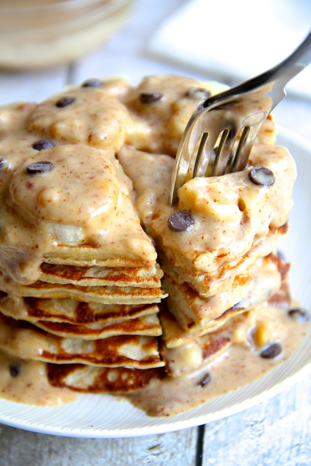 Chunky Monkey Greek Yogurt Pancakes -- a quick and easy gluten-free breakfast that packs over 20g of protein! || runningwithspoons.com