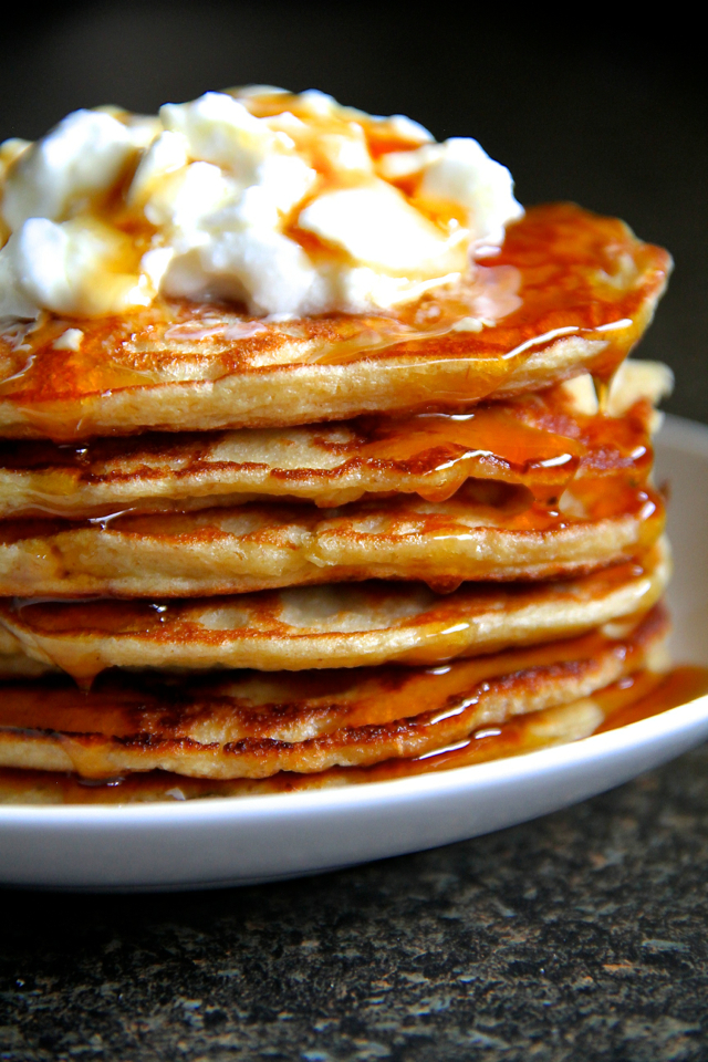 Zucchini Greek Yogurt Pancakes -- light, fluffy, and gluten-free, enjoy the ENTIRE recipe for under 300 calories and 20g of protein! || runningwithspoons.com #glutenfree #breakfast