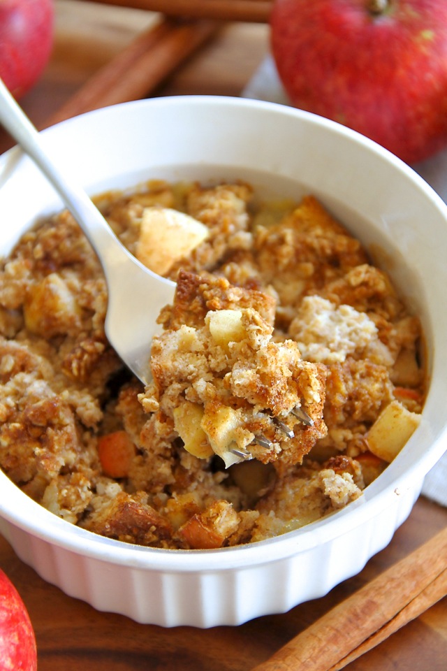 This single serve baked French toast is spiked with the delicious combination of apples and cinnamon! It’s vegan, refined sugar free, easily made gluten-free, and packed with fiber and plant-based protein. A healthy and delicious breakfast! || runningwithspoons.com