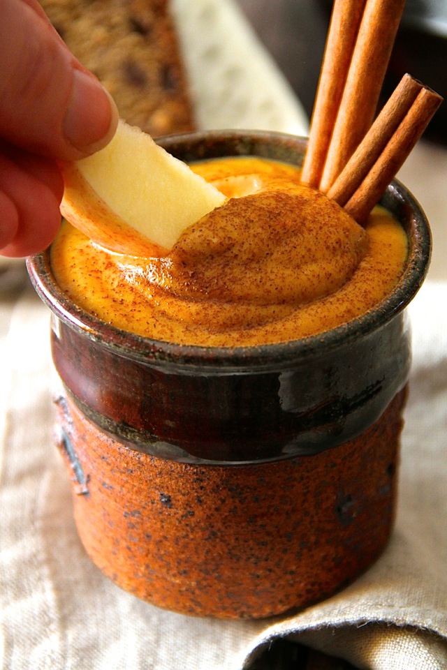 Sweet and Creamy Pumpkin Spread -- made with 3 ingredients and in under 2 minutes, this pumpkin spread is the perfect way to add a touch of fall flavour to your favourite meals and snacks! Vegan, gluten-free, and Paleo friendly || runningwithspoons.com #pumpkin #fall #vegan