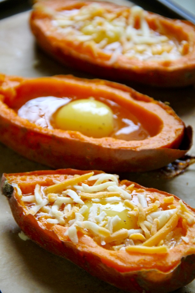 These quick and easy Baked Egg Stuffed Sweet Potatoes are a perfect choice for those nights where you don't have a lot of time or energy to put into cooking. Gluten-free and vegetarian, they make a healthy and balanced meal with minimal hands-on time and no cleanup! || runningwfithspoons.com #vegetarian #glutenfree #healthy #dinner