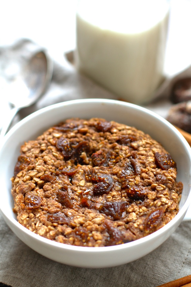 Vanilla Chai Breakfast Bake -- the PERFECT way to spice up your breakfast rotation! Soft, doughy, and loaded with flavour || runningwithspoons.com #vegan #glutenfree #breakfast #recipe #healthy