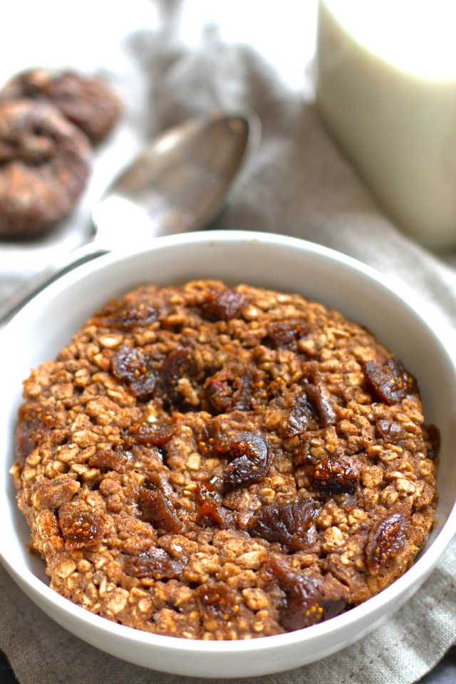 Vanilla Chai Breakfast Bake -- the PERFECT way to spice up your breakfast rotation! Soft, doughy, and loaded with flavour || runningwithspoons.com #vegan #glutenfree #breakfast #recipe #healthy