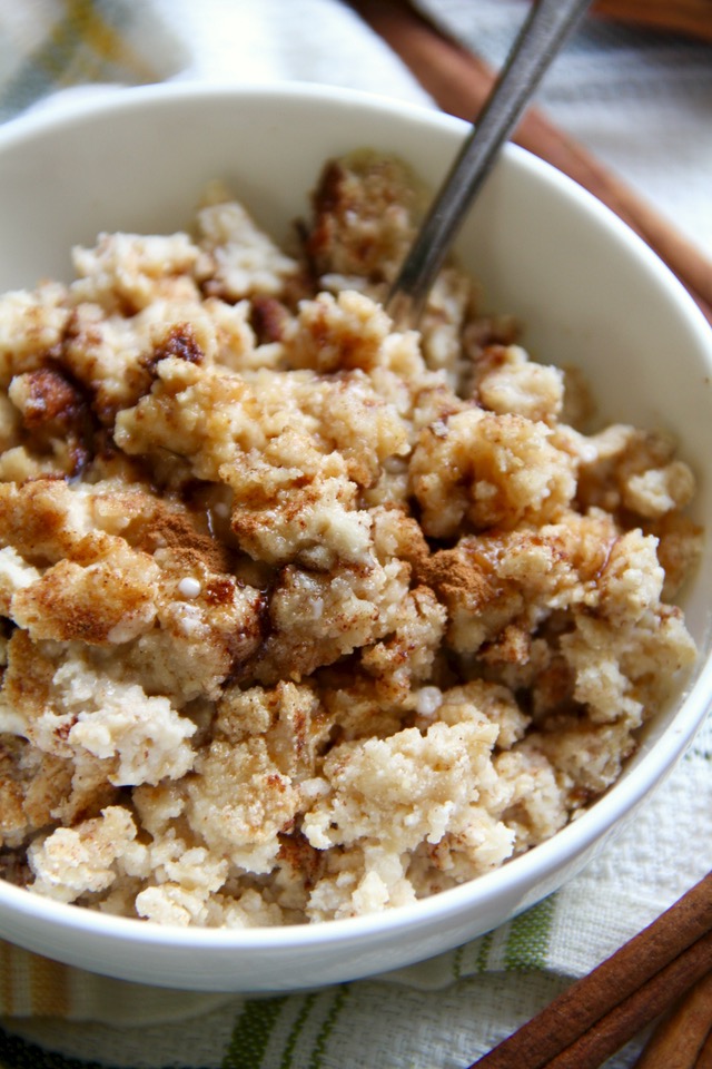 Cinnamon Bun Breakfast Bake -- enjoy the taste and texture of a traditional cinnamon bun without all the added sugar and saturated fat! The gluten-free and vegan breakfast bake is a healthy and delicious way to start the day. || runningwithspoons.com #vegan #glutenfree #breakfast