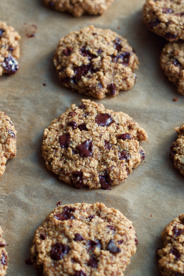 Dark Chocolate Almond Oatmeal Cookies -- a deliciously chocolatey cookie made without flour, butter, or eggs, but so soft and chewy that you'd never be able to tell! || runningwithspoons.com #vegan #glutenfree #healthy #recipe