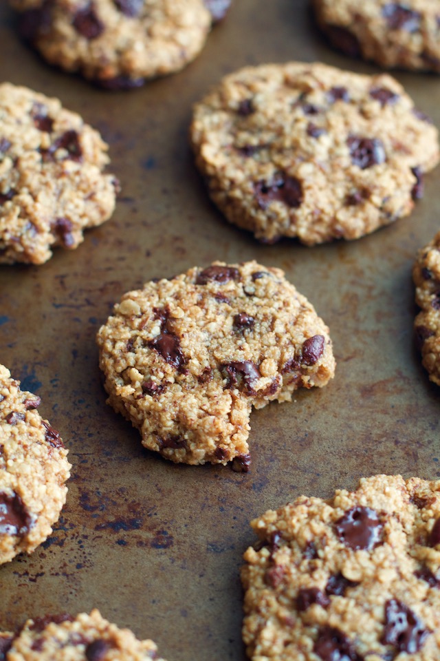 Dark Chocolate Almond Oatmeal Cookies -- a deliciously chocolatey cookie made without flour, butter, or eggs, but so soft and chewy that you'd never be able to tell! || runningwithspoons.com #vegan #glutenfree #healthy #recipe