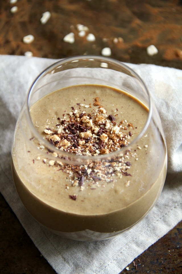 This Warm Gingerbread Breakfast Smoothie is heated on the stovetop post-blending to create a creamy and comforting drink that's packed with fibre, minerals, and plant based protein -- the perfect healthy and delicious breakfast or snack! || runningwithspoons.com #breakfast #smoothie #gingerbread #vegan