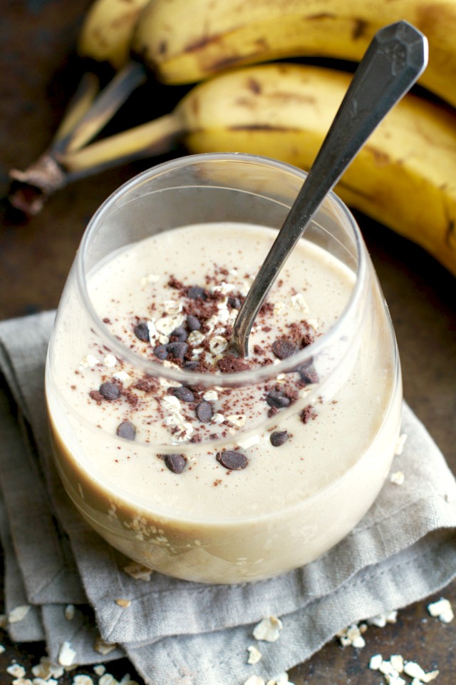 You've never had oatmeal like this before! This thick and creamy Banana Cream Pie Overnight Oatmeal Smoothie combines that stick-to-your-ribs feeling of a bowl of oats with the silky smooth texture of a smoothie! |runningwithspoons.com #vegan #smoothie #healthy #snack