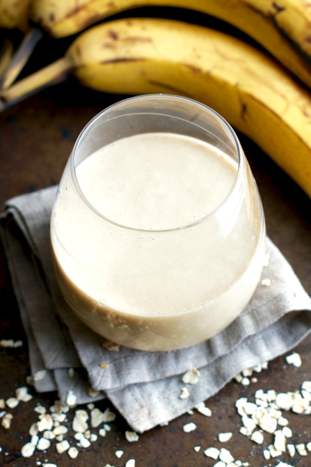 You've never had oatmeal like this before! This thick and creamy Banana Cream Pie Overnight Oatmeal Smoothie combines that stick-to-your-ribs feeling of a bowl of oats with the silky smooth texture of a smoothie! |runningwithspoons.com #vegan #smoothie #healthy #snack